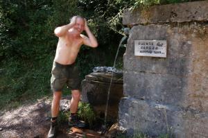 Barry shower at fuente